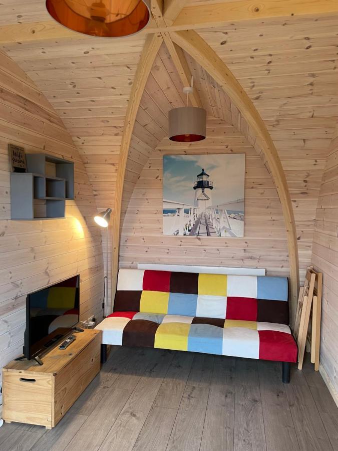 Leighton  Hedgehog Glamping Pod School House Farm酒店 外观 照片