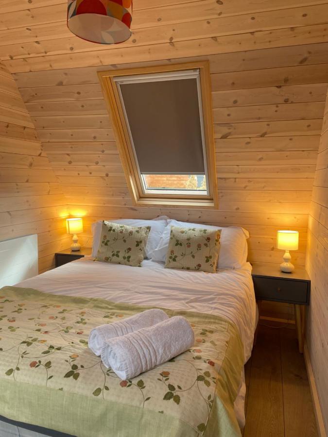 Leighton  Hedgehog Glamping Pod School House Farm酒店 外观 照片