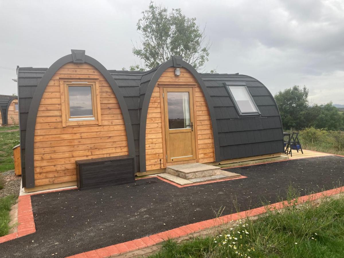 Leighton  Hedgehog Glamping Pod School House Farm酒店 外观 照片